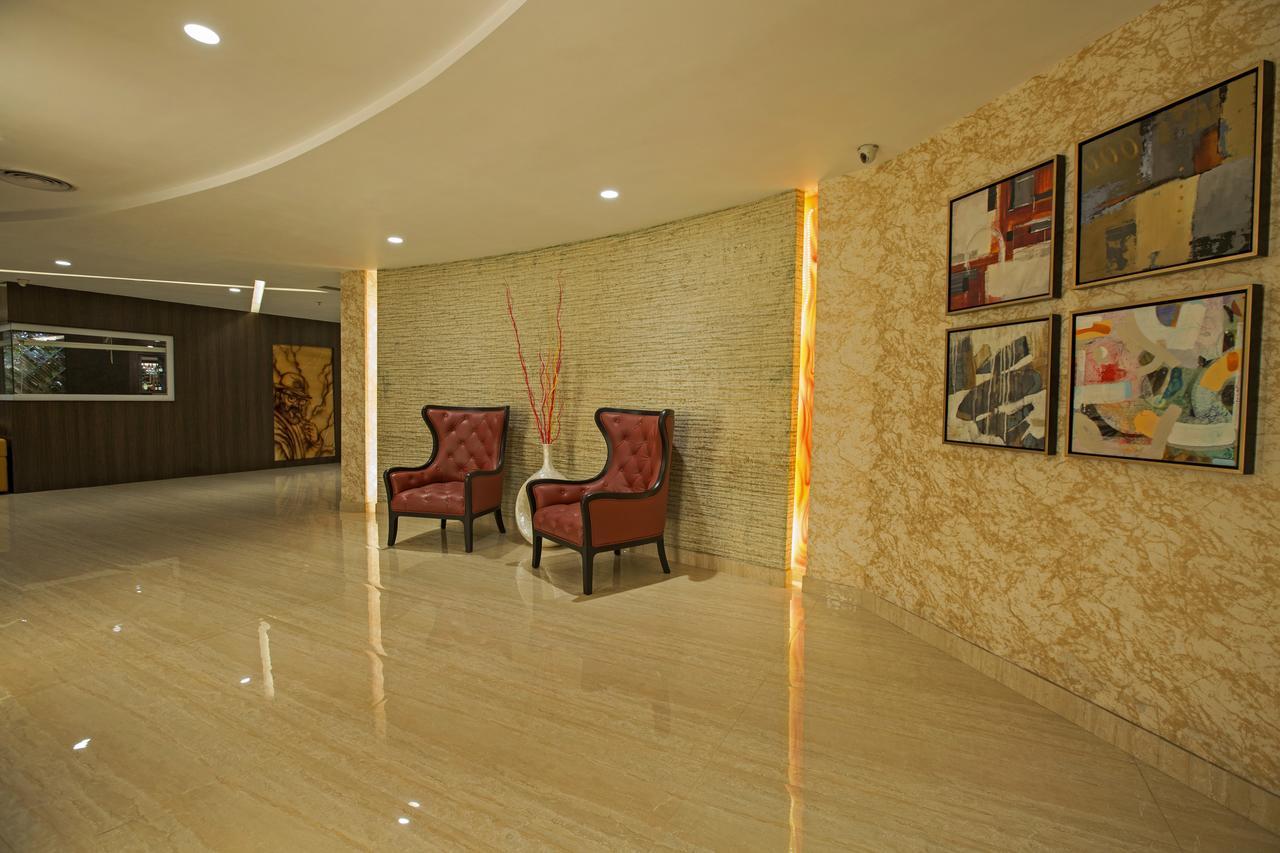 M Crown Hotel Σιλόνγκ Εξωτερικό φωτογραφία