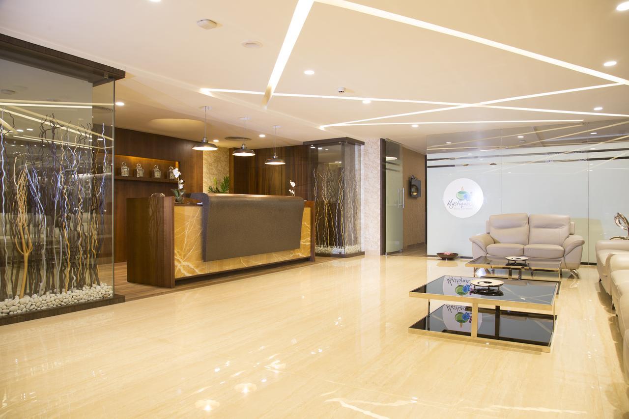 M Crown Hotel Σιλόνγκ Εξωτερικό φωτογραφία