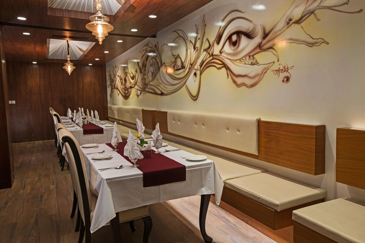 M Crown Hotel Σιλόνγκ Εξωτερικό φωτογραφία
